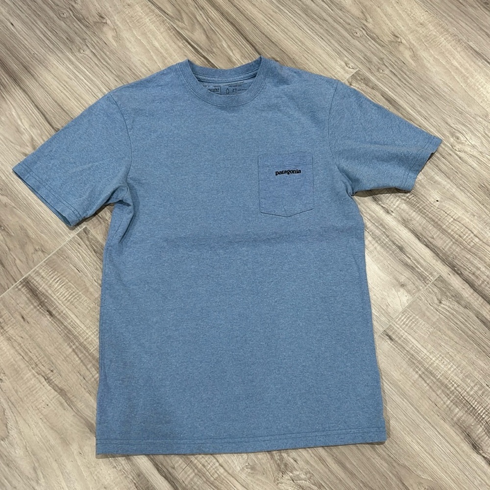 Patagonia pocket tee size small